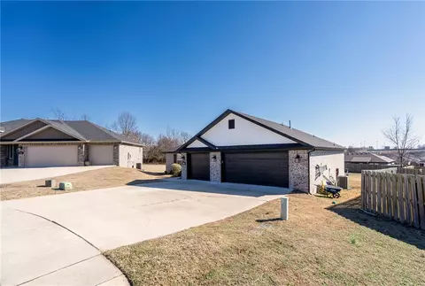 1303 Eagle Ct, Gravette, AR 72736 photo 25