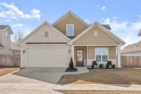 1808 W Saddlebrook Ln, Rogers, AR 72758
