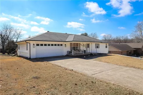 804 Hester Dr, Harrison, AR 72601 photo 2