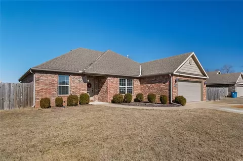 2050 Fields Cv, Pea Ridge, AR 72751