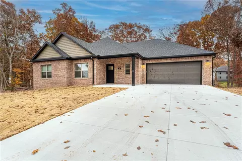89 Salen Ln, Bella Vista, AR 72715