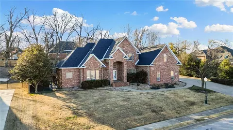 2109 NW Harvard Walk, Bentonville, AR 72712
