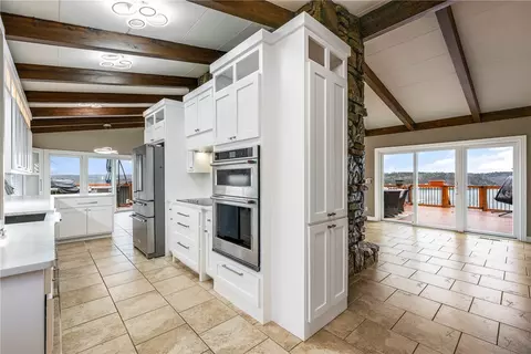 Kitchen - 8116 Pine Ln, Rogers, AR 72756 photo 2 of 4