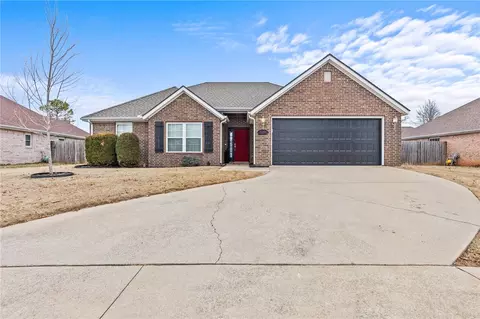 1354 Shetland Dr, Fayetteville, AR 72704