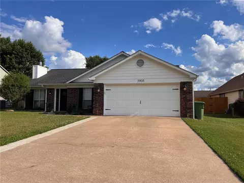 3908 W Locust St, Rogers, AR 72756