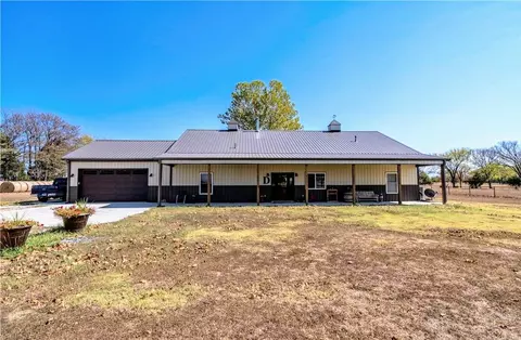 10200 Bloomfield N Rd, Gentry, AR 72734