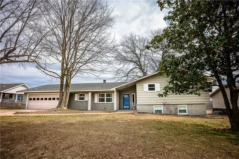 103 Cardinal St, Harrison, AR 72601