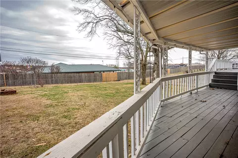 Exterior - 103 Cardinal St, Harrison, AR 72601 photo 5 of 11
