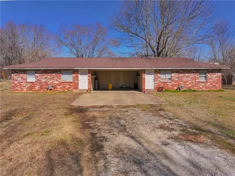 5718 5720 Michael Cole Dr, Fayetteville, AR 72704