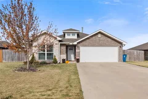 820 63rd Ave, Bentonville, AR 72713