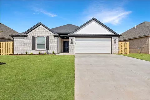 1112 Pineapple Ave, Lowell, AR 72745