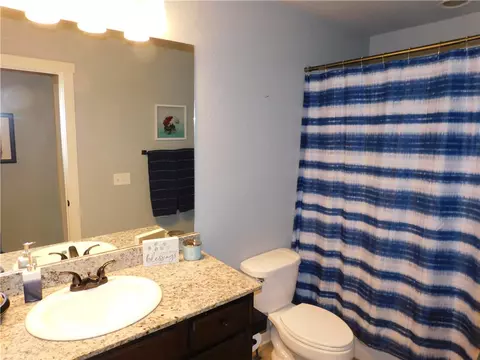 Bath - 3901 Kirkbridge Pl, Springdale, AR 72764 photo 8 of 9