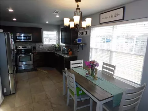 Kitchen - 3901 Kirkbridge Pl, Springdale, AR 72764 photo 4 of 6