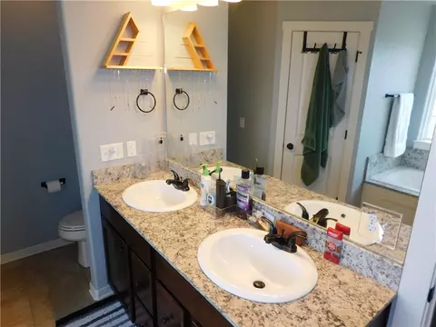 Bath - 3901 Kirkbridge Pl, Springdale, AR 72764 photo 1 of 9