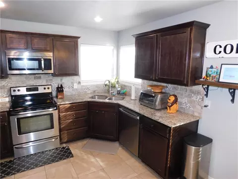 Kitchen - 3901 Kirkbridge Pl, Springdale, AR 72764 photo 1 of 6