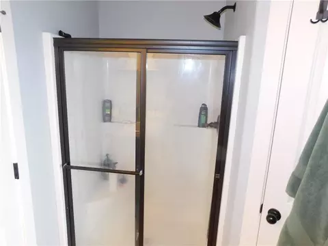 Bath - 3901 Kirkbridge Pl, Springdale, AR 72764 photo 6 of 9