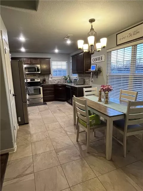 Kitchen - 3901 Kirkbridge Pl, Springdale, AR 72764 photo 6 of 6