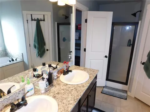 Bath - 3901 Kirkbridge Pl, Springdale, AR 72764 photo 7 of 9