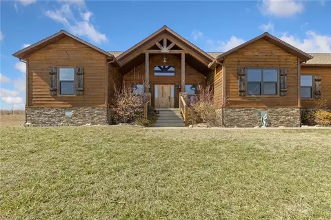 2109 Wolf Springs Rd, Harrison, AR 72601