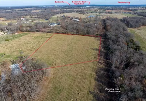13901 Jace Cir, Gravette, AR 72736