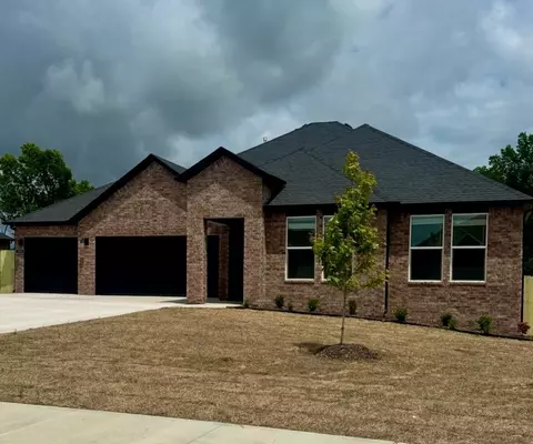 203 N Kit Kat Ct, Siloam Springs, AR 72761