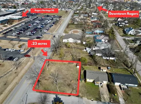 415 W Mulberry St, Rogers, AR 72756