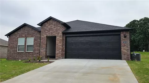 1579 Ridgeview Dr, Springdale, AR 72762
