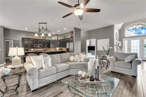 Living - 2601 Bugscuffle Rd, Lavaca, AR 72941 photo 5 of 8