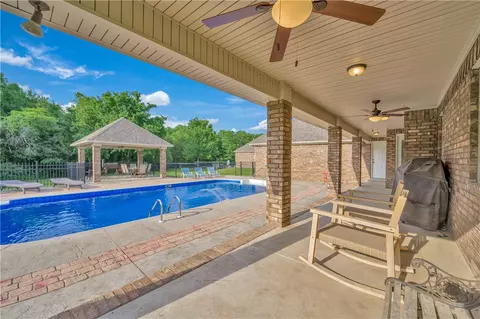 Exterior - 2601 Bugscuffle Rd, Lavaca, AR 72941 photo 7 of 10