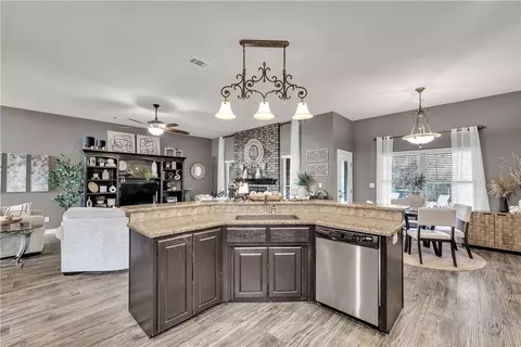 Kitchen - 2601 Bugscuffle Rd, Lavaca, AR 72941 photo 3 of 3
