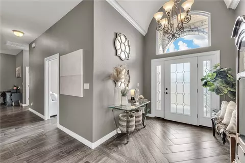 Entry Way - 2601 Bugscuffle Rd, Lavaca, AR 72941 photo 2 of 3