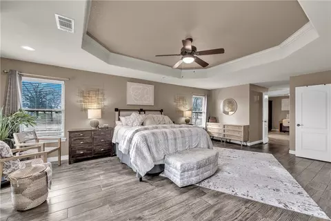 Bedroom - 2601 Bugscuffle Rd, Lavaca, AR 72941 photo 2 of 5