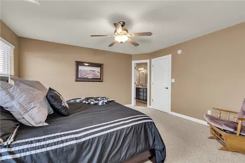 Bedroom - 2601 Bugscuffle Rd, Lavaca, AR 72941 photo 4 of 5