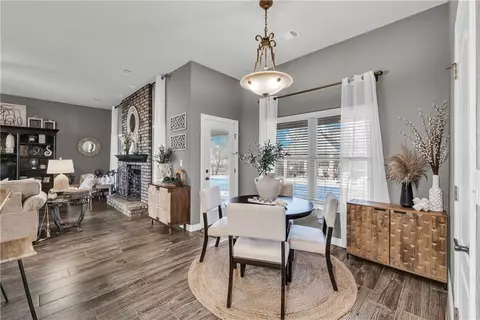 Dining - 2601 Bugscuffle Rd, Lavaca, AR 72941 photo 2 of 2