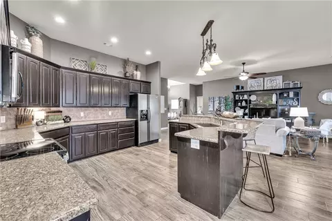 Kitchen - 2601 Bugscuffle Rd, Lavaca, AR 72941 photo 2 of 3