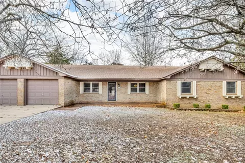 2355 Yorkwood Dr, Fayetteville, AR 72703