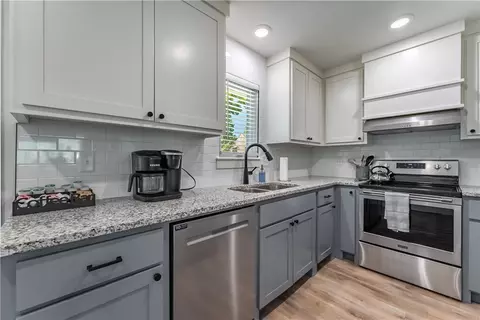 804 SW 2nd St, Bentonville, AR 72712