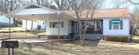 802 N Pine St, Harrison, AR 72601