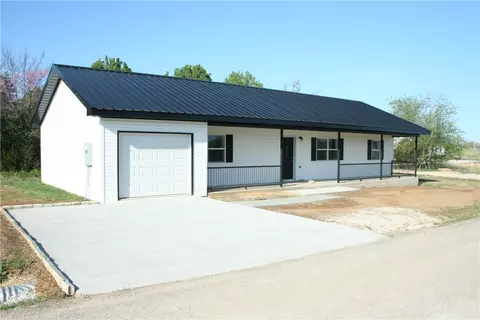 408 Brentwood St, Green Forest, AR 72638