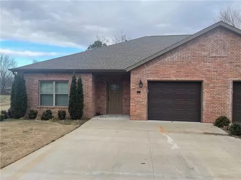 220 Commercial St, Prairie Grove, AR 72753