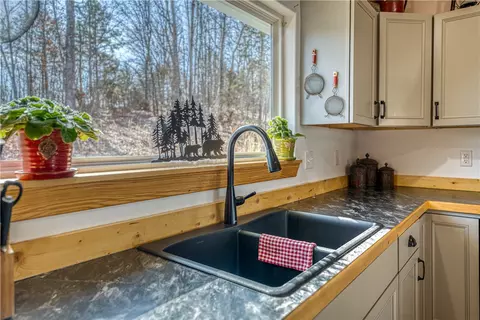 Kitchen - 3484 Nc 3050, Jasper, AR 72641 photo 3 of 6