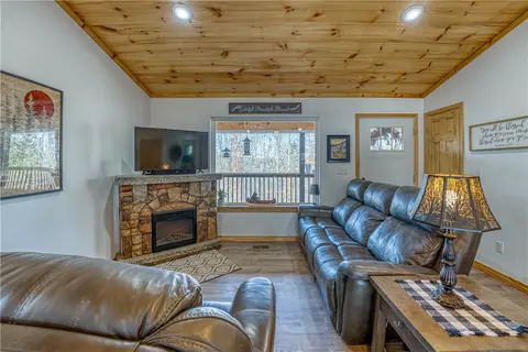 Living - 3484 Nc 3050, Jasper, AR 72641 photo 1 of 2