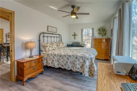 Bedroom - 3484 Nc 3050, Jasper, AR 72641 photo 3 of 5