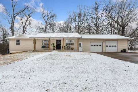 65 Sansing Hollow Rd, Harrison, AR 72601