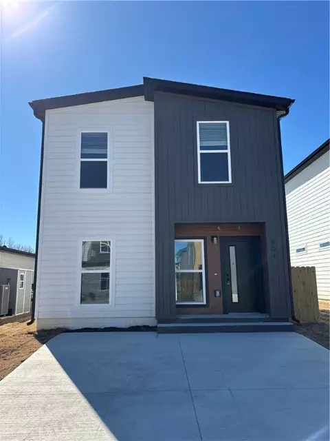 901 States Ave, Bentonville, AR 72712
