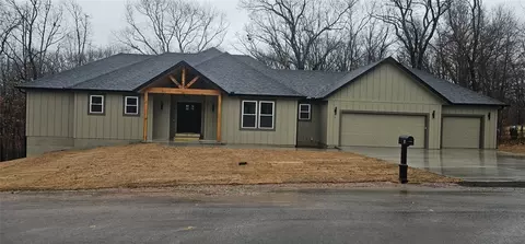 6 Sudbury Ln, Bella Vista, AR 72714