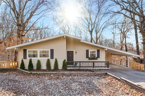 7 Cummings Ln, Bella Vista, AR 72715