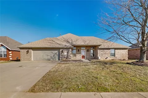 718 Mcclure Ave, Lowell, AR 72745