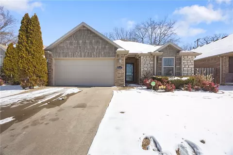 2682 N Villa Blvd, Fayetteville, AR 72703
