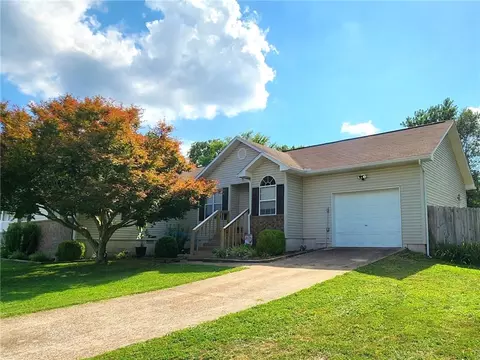 908 Craig St, Berryville, AR 72616